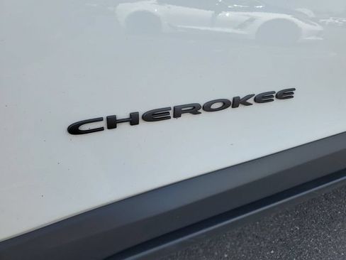 Used 2020 Jeep Cherokee Trailhawk w/ Comfort/Convenience Group AWD/4WD image 32