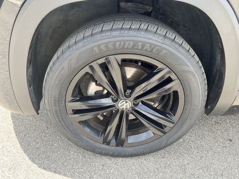Certified 2023 Volkswagen Atlas SEL R-Line AWD/4WD image 25