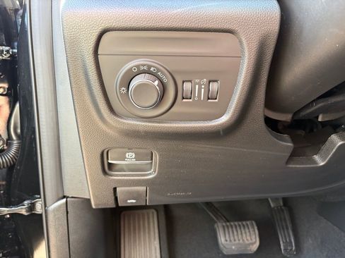 New 2026 Jeep Grand Cherokee Altitude AWD/4WD image 19