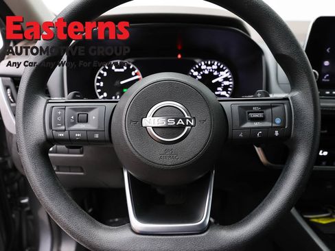 Used 2023 Nissan Rogue SV AWD/4WD image 10