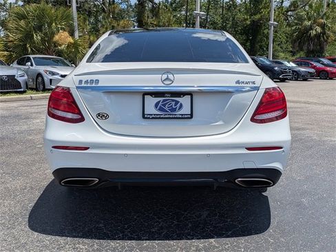 Used 2018 Mercedes-Benz E 400 4MATIC Sedan image 5