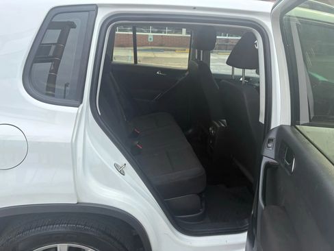 Used 2017 Volkswagen Tiguan Limited w/ Premium Package image 5