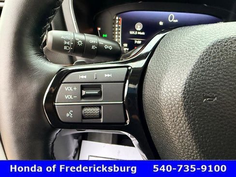 Certified 2025 Honda Pilot Elite image 33