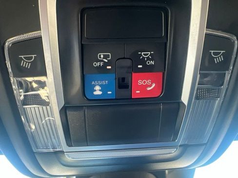 Used 2023 RAM 1500 Laramie AWD/4WD image 31
