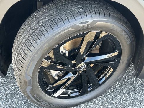 New 2026 Volkswagen Atlas Cross Sport SEL R-Line AWD/4WD image 7