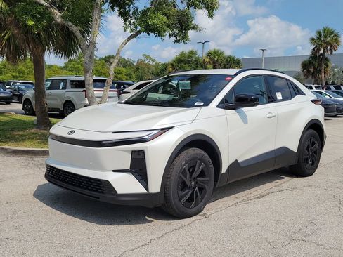New 2026 Toyota C-HR w/ Cold Weather Package AWD/4WD image 31