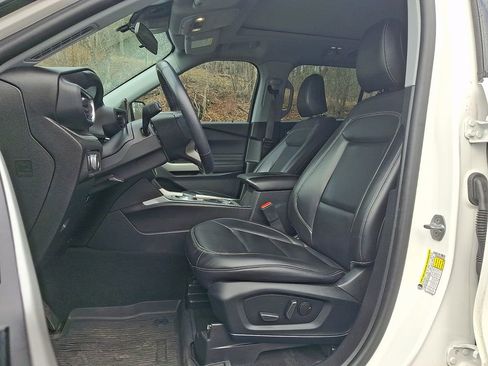 Used 2022 Ford Explorer XLT w/ Equipment Group 202A image 13