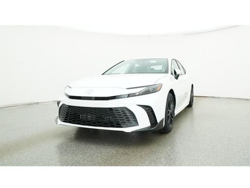 New 2026 Toyota Camry SE image 32