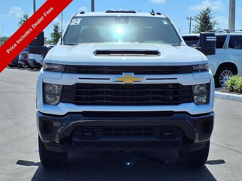 Used 2024 Chevrolet Silverado 2500 Custom w/ Custom Value Package AWD/4WD image 2