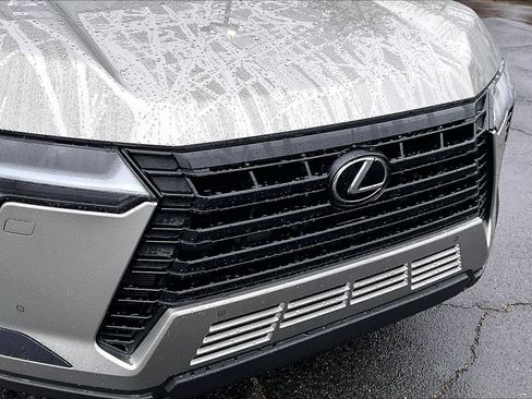 Used 2025 Lexus GX 550 w/ Accessory Package (2T) image 30