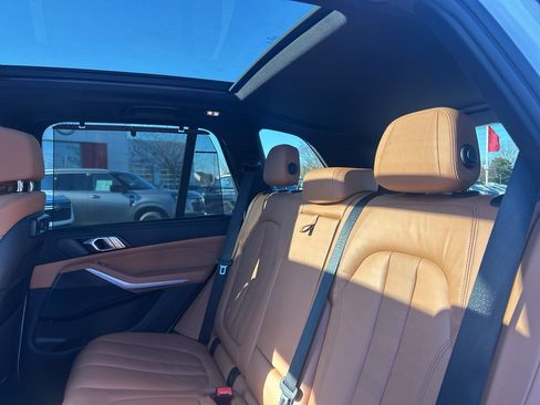 Used 2022 BMW X5 sDrive40i w/ M Sport Package image 12
