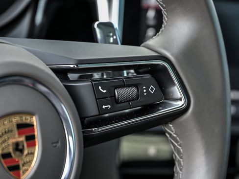 Used 2025 Porsche Macan w/ Premium Package Plus AWD/4WD image 28