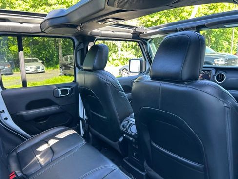 Used 2023 Jeep Wrangler Unlimited Sahara AWD/4WD image 38