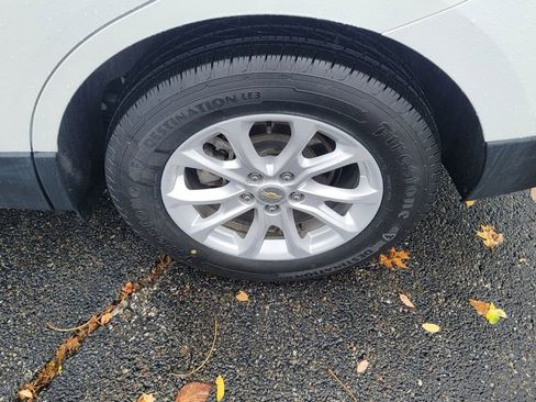 Used 2021 Chevrolet Equinox LS image 8