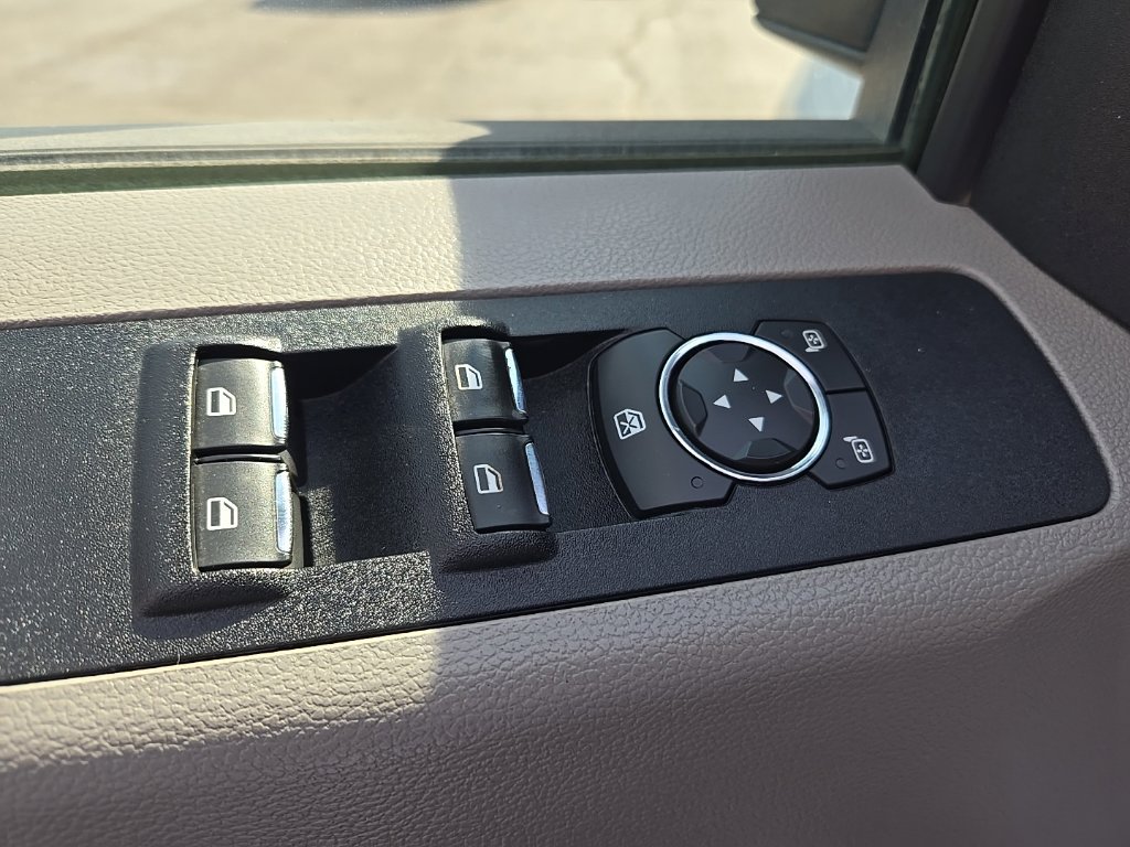 Used 2018 Ford F250 XL w/ Power Equipment Group AWD/4WD image 12