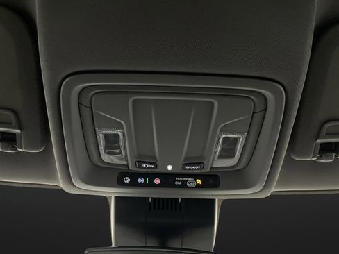 Used 2022 Chevrolet Silverado 1500 LT w/ Z71 Off-Road Package image 26