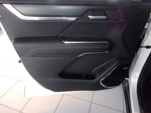 New 2025 GMC Acadia Elevation image 14