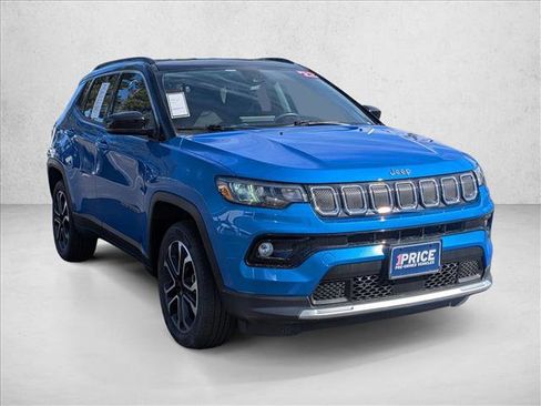 Used 2022 Jeep Compass Limited image 3