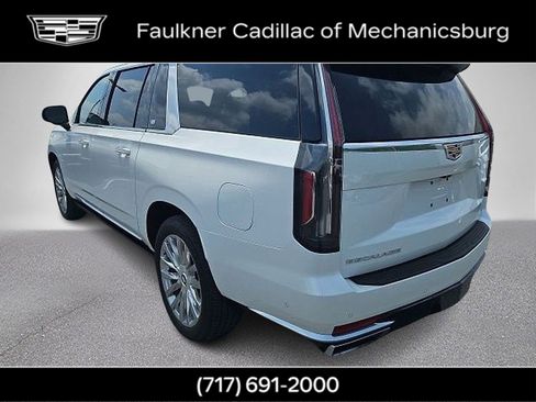 Used 2024 Cadillac Escalade ESV Premium Luxury w/ Performance Package AWD/4WD image 3