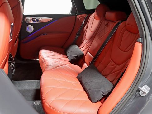 Used 2023 BMW XM w/ M Driver's Package image 33