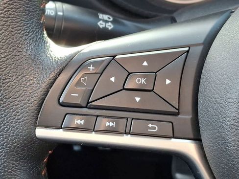 Used 2022 Nissan Versa SR image 23