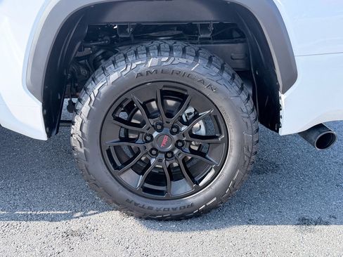 Used 2024 Toyota Tundra SR5 w/ SR5 Premium Package AWD/4WD image 33