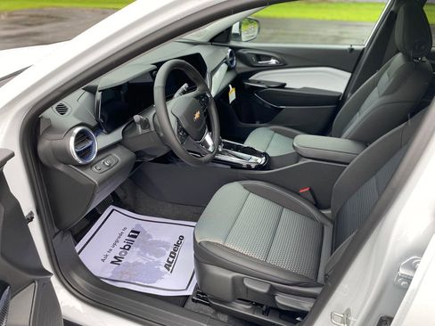 New 2026 Chevrolet Trax LT w/ LT Convenience Package FWD image 22