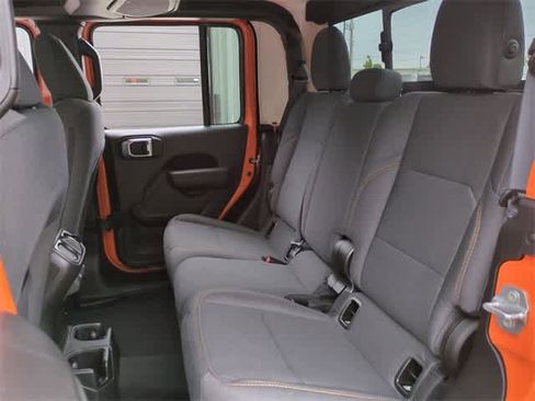 New 2025 Jeep Gladiator Sport image 19