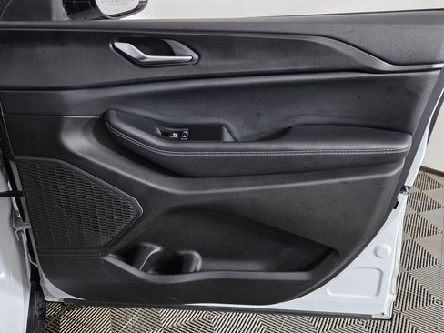 Used 2023 Jeep Grand Cherokee L Altitude image 37