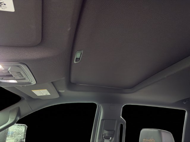 Used 2026 Chevrolet Silverado 2500 High Country w/ High Country Premium Package AWD/4WD image 12