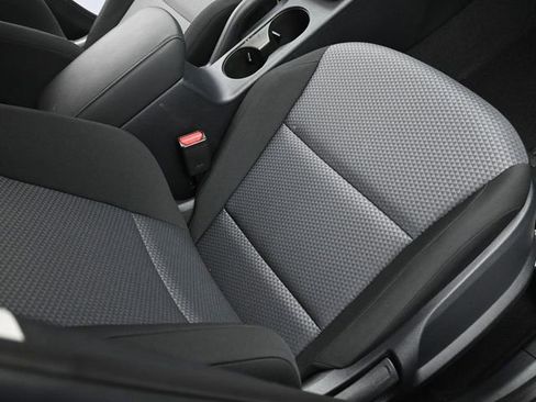 Used 2025 Kia Soul LX w/ LX Technology Package FWD image 36