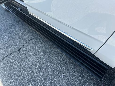 Used 2022 GMC Yukon XL Denali RWD image 10