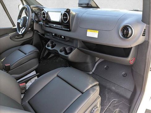 New 2025 Mercedes-Benz Sprinter 2500 image 14