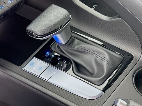 New 2026 Hyundai Elantra SE image 16