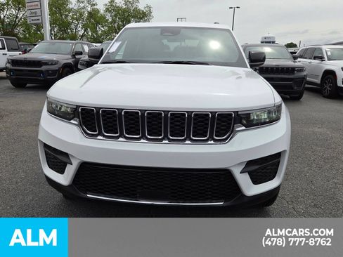 Used 2025 Jeep Grand Cherokee Laredo X w/ Luxury Tech Group I AWD/4WD image 26