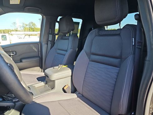 Used 2023 Nissan Frontier SV w/ Midnight Edition Package image 19