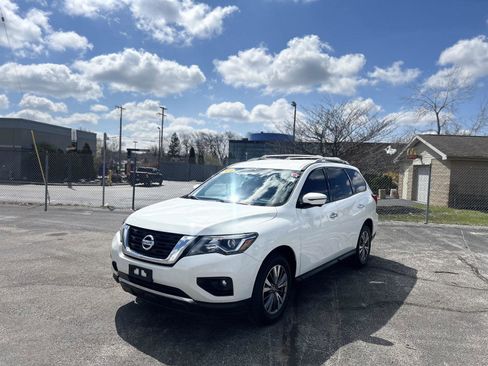 Used 2019 Nissan Pathfinder SL AWD/4WD image 1