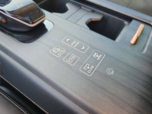 Certified 2023 Nissan Ariya FWD image 33