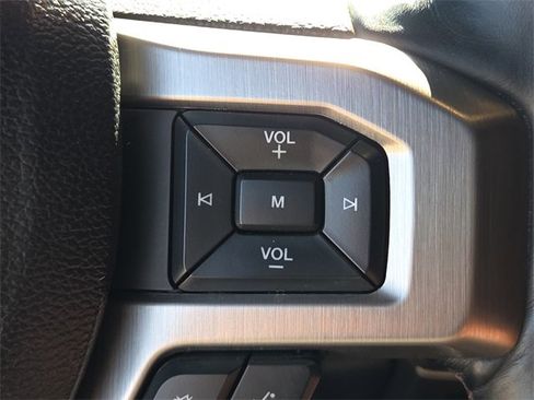 Certified 2022 Ford F450 Platinum w/ FX4 Off-Road Package image 26