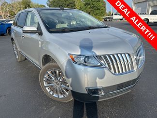Used 2012 Lincoln MKX FWD image 1