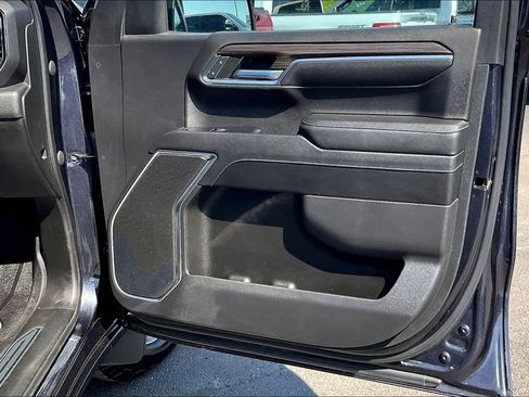 Used 2023 Chevrolet Silverado 1500 LT AWD/4WD image 28