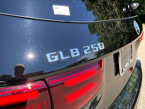 Certified 2026 Mercedes-Benz GLB 250 4MATIC image 19