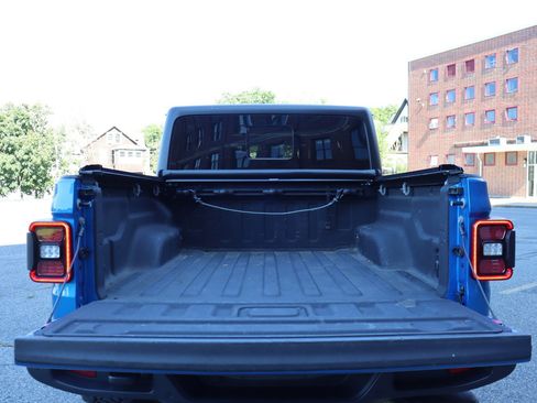 Used 2022 Jeep Gladiator Sport AWD/4WD image 39