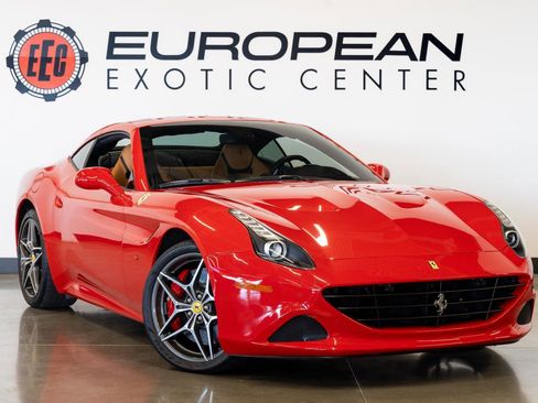 Used 2017 Ferrari California T image 2
