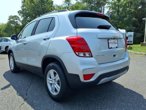 Used 2018 Chevrolet Trax LT w/ LT Convenience Package AWD/4WD image 21