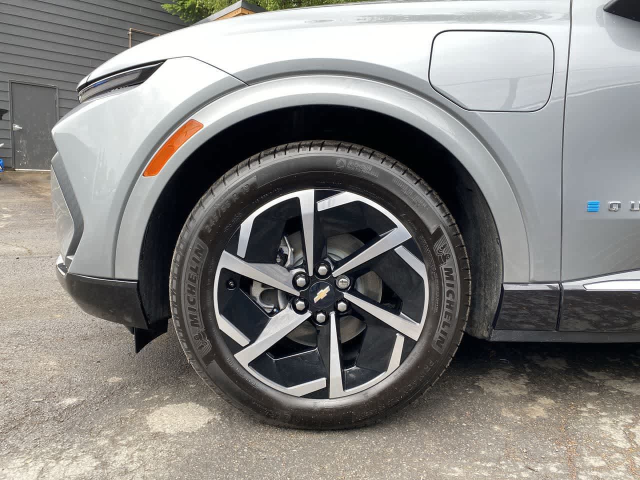 Used 2024 Chevrolet Equinox EV LT FWD image 11