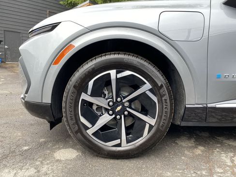 Used 2024 Chevrolet Equinox EV LT FWD image 11