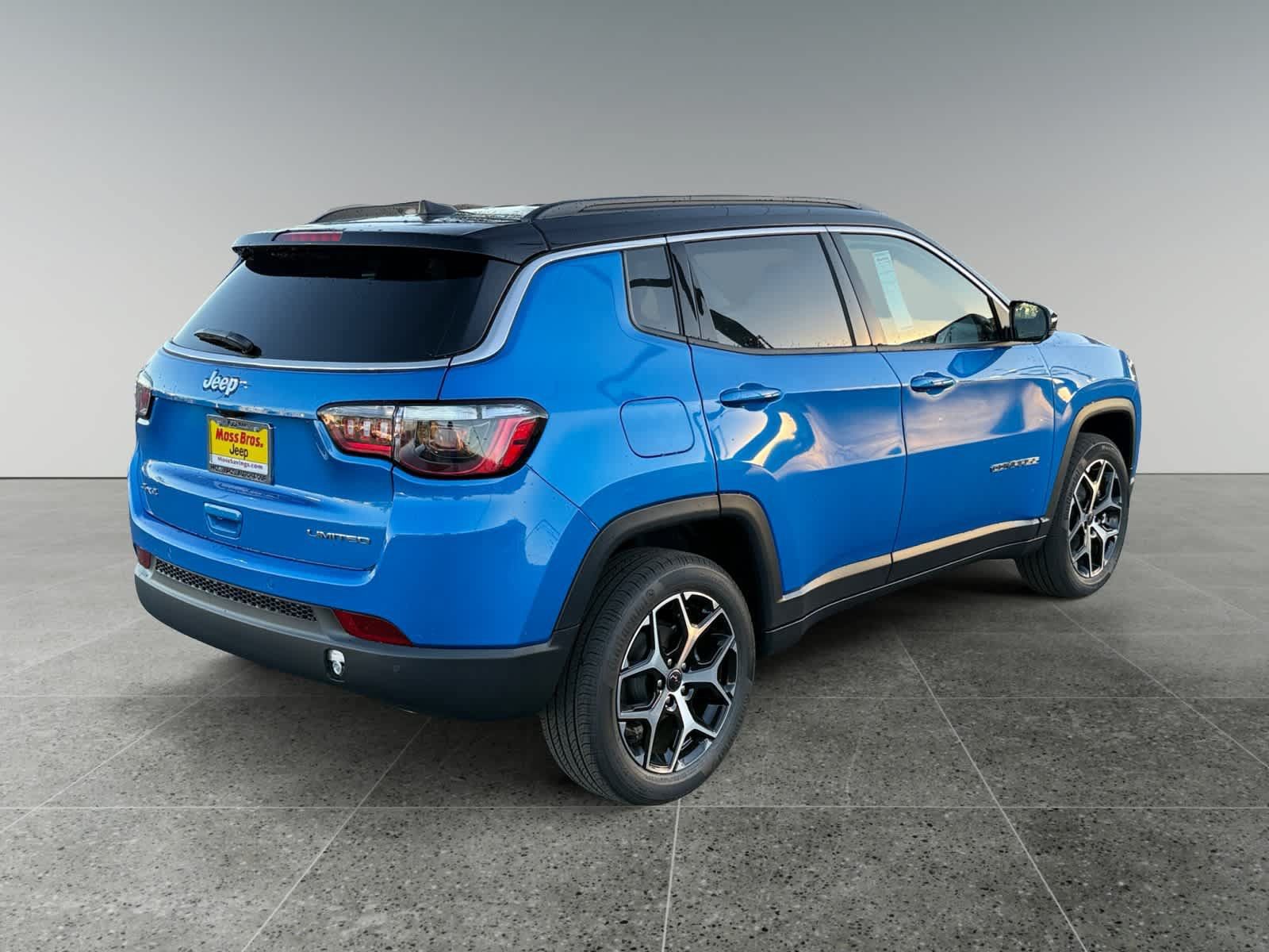 Used 2026 Jeep Compass Limited AWD/4WD image 5