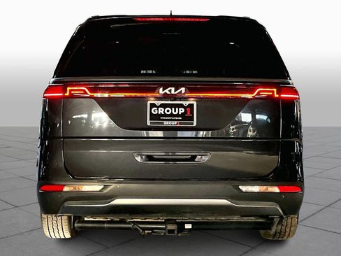 Used 2022 Kia Carnival SX Prestige image 4