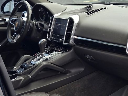 Used 2017 Porsche Cayenne S Platinum image 8